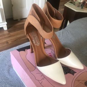 Jeffrey Campbell  two-tone close toe heels.